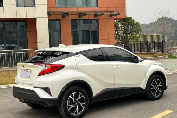 Used Toyota C-HR 2018 2.0L Leading with Sunroof China V Standard
