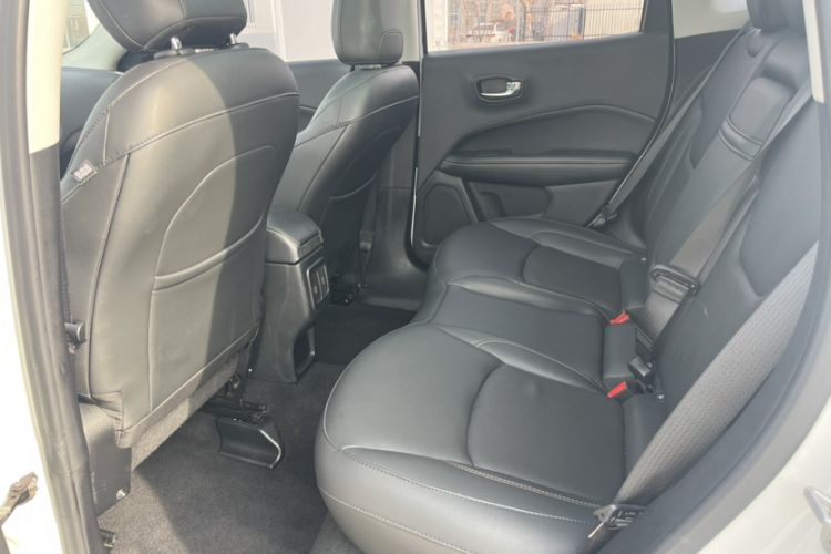 Used  Compass 2017 200T Automatic Family Edition
