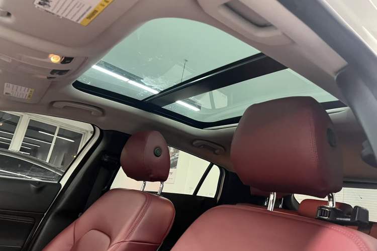 Used Infiniti QX30 2017 2.0T Four-Wheel Drive Fashion Edition