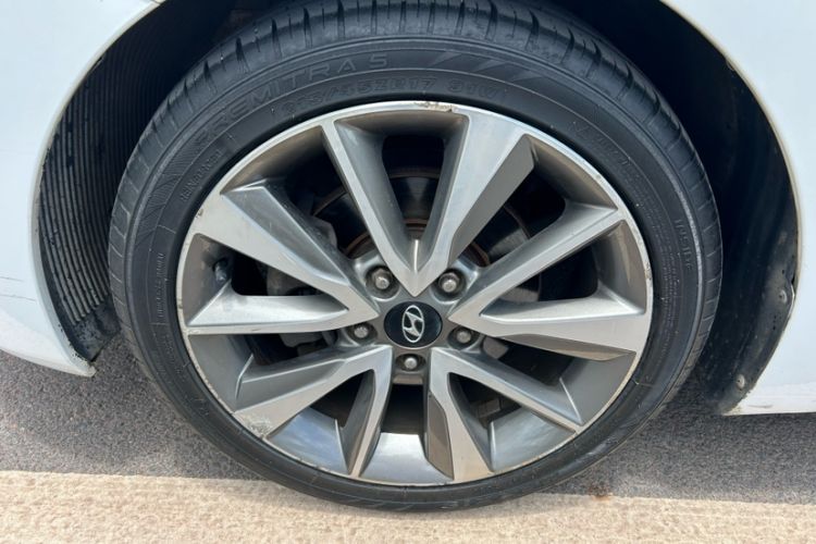 Used Hyundai Elantra 2015 1.6L Automatic Leading Model
