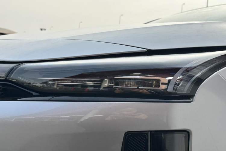 Used  L6 2025 EM-i 140km Starship Edition