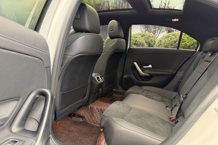 Used Mercedes-Benz A-Class 2022 Revised Version A 200 L Sport Sedan Fashionable Style
