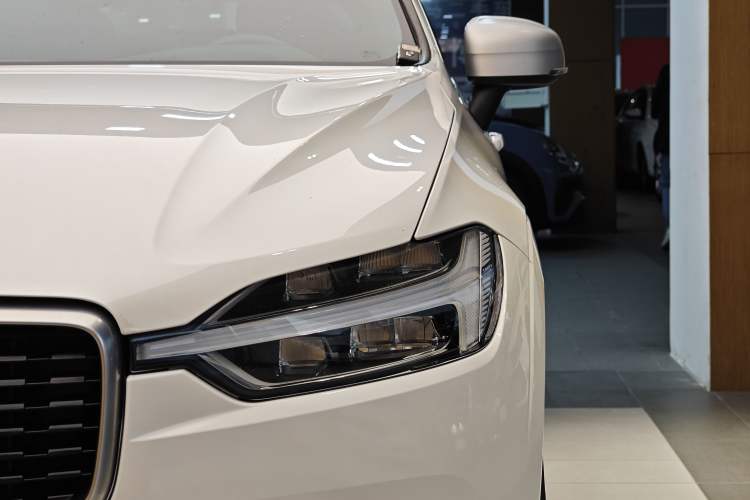 Used Volvo XC60 2019 T5 4x4 Smart & Dynamic Sport Edition China VI Standard