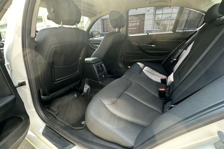 Used BMW 3 Series 2016 320Li Ambition Model
