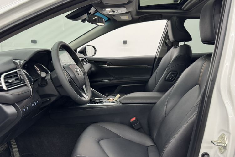 Used Toyota Camry 2021 2.0G Luxury Edition
