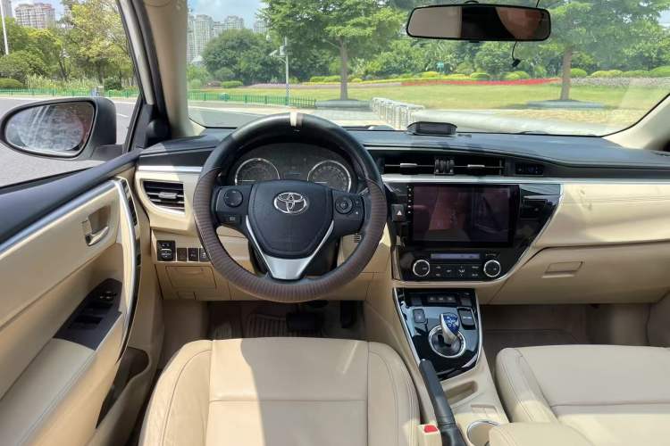 Used Toyota Corolla 2016 Dual-Engine 1.8L E-CVT Elite Edition
