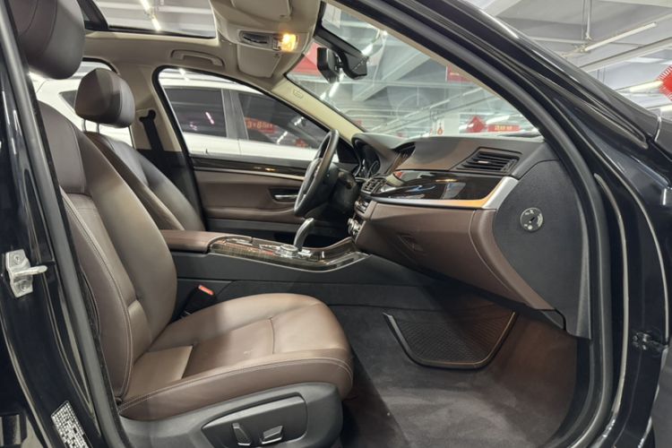 Used BMW 5 Series 2014 525Li Luxury Design Package
