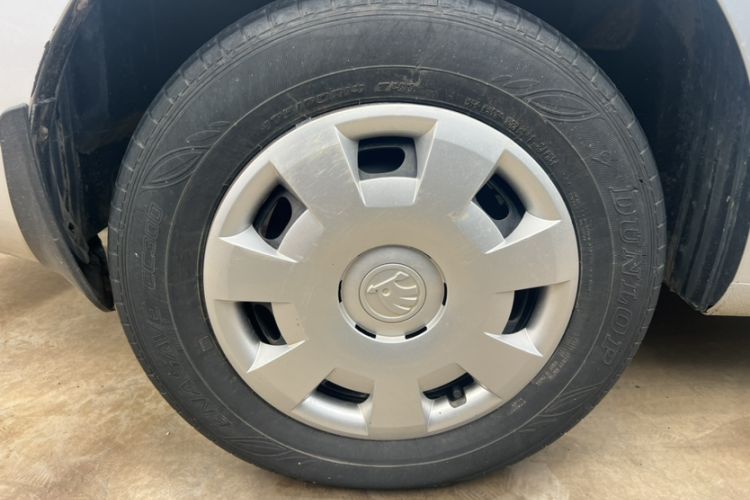 Used Skoda Rapid 2015 1.6L Manual Le Xuan Model
