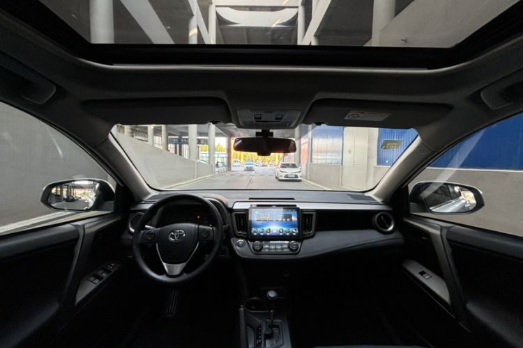 Used Toyota RAV4 2016 2.0L CVT Two-Wheel Drive Fashion Edition China V Standard