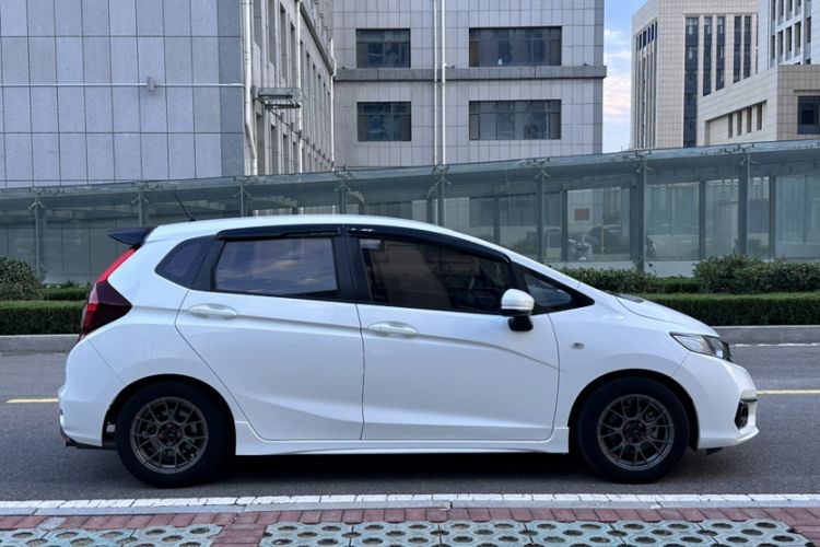 Used Honda Fit 2018 1.5L Manual Comfort Edition
