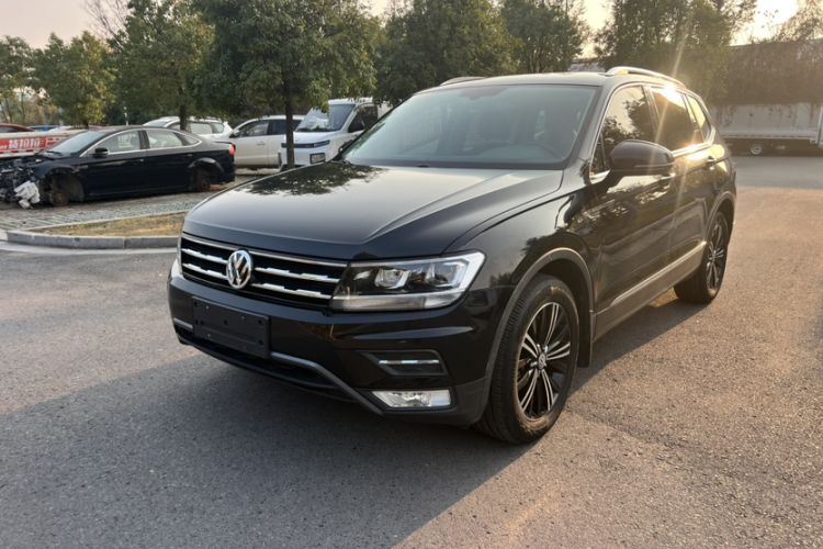 Used Volkswagen Tiguan L 2019 330TSI Automatic Two-Wheel Drive Panoramic Comfort Edition China VI Standard
