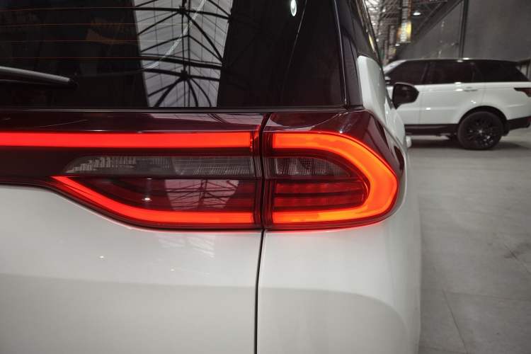 Used GAC Trumpchi M6 2019 270T DCT Luxury Edition (7-seater) China VI
