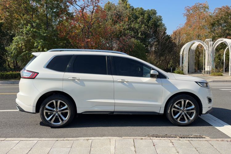 Used Ford Edge 2018 EcoBoost 245 Two-Wheel-Drive Sporty 7-Seater