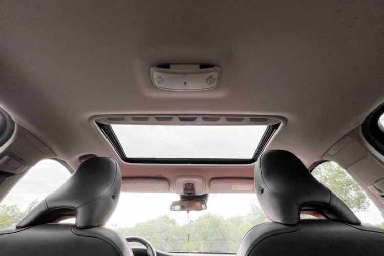 Used Volvo S60 2015 S60L 2.0T Zhiyuan Edition
