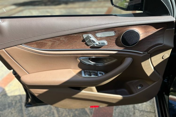 Used Mercedes-Benz E-Class 2023 Updated E 300 L Fashion Edition
