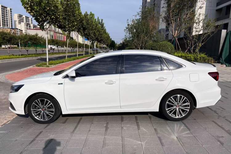 Used Roewe i6 2020 PLUS 1.6L CVT 4G Connected Glory Flagship Edition
