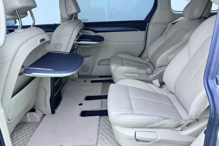 Used Buick GL8 2022 ES Landtrek 653T Luxury Edition
