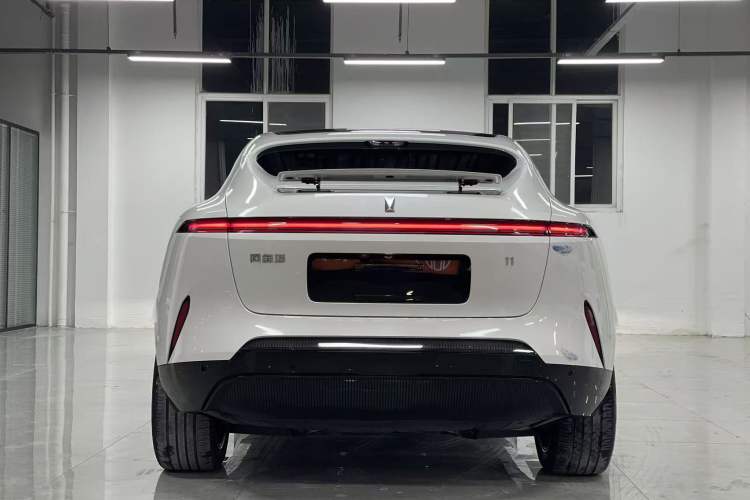 Used  11 2022 Long-Range Dual-Motor Version 5 Seats