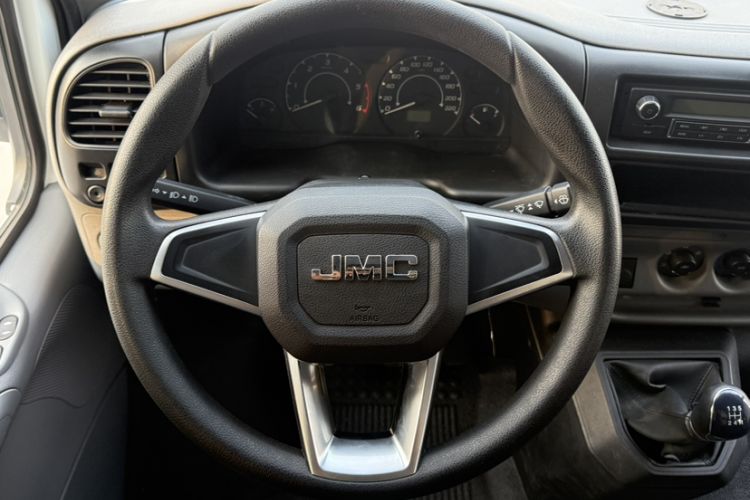 Used JMC Transit 2019 2.8T Commercial Version Short Wheelbase Mid-Roof 6-Seater China VI JX493
