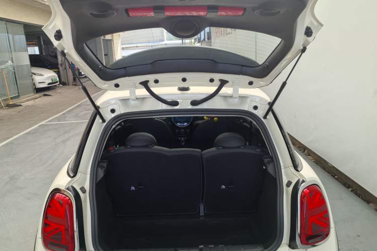 Used  MINI 2023 1.5T ONE