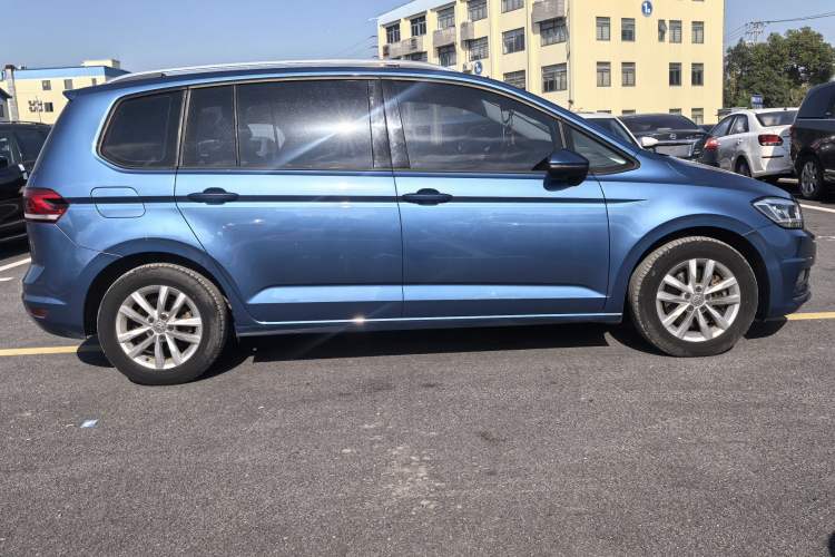 Used Volkswagen Touran 2016 Volkswagen Touran L 280TSI DSG Comfort Edition
