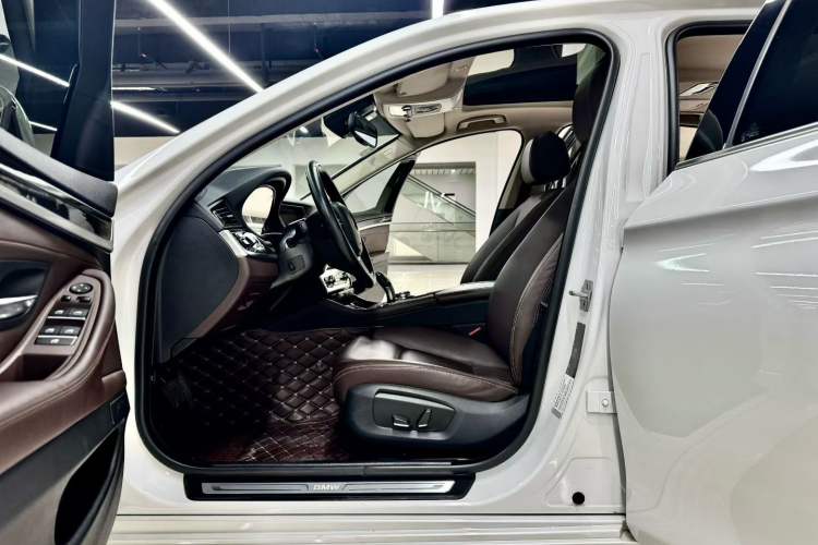 Used BMW 5 Series 2014 525Li Luxury Design Package