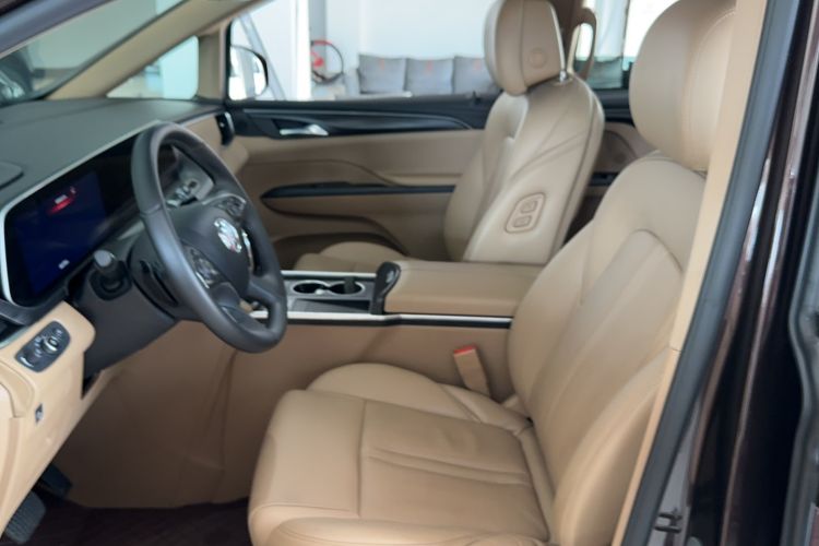 Used Buick GL8 2021 ES Landtrek 653T Luxury Model
