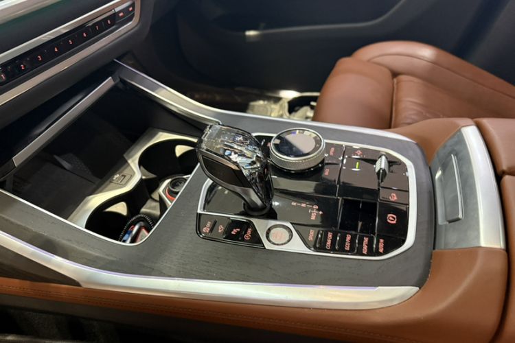 Used BMW X7 2021 Restyled xDrive40i Luxury Version with M Sport Package