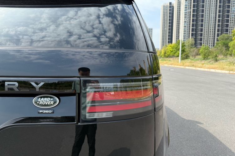 Used Land Rover Discovery 2021 360 PS R-Dynamic SE
