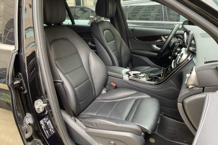 Used Mercedes-Benz GLC 2019 GLC 260 L 4MATIC Dynamic Model
