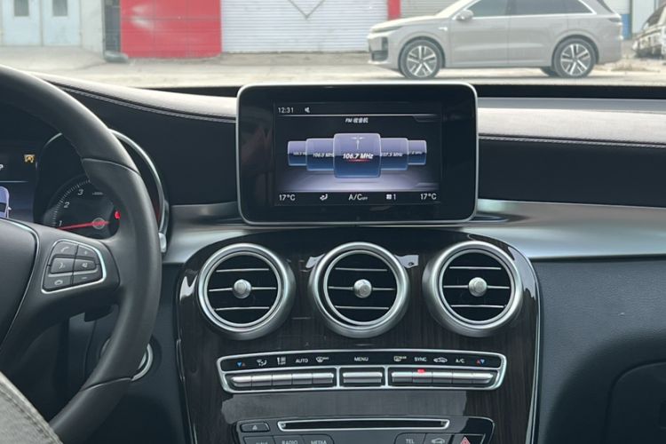 Used Mercedes-Benz GLC 2019 Facelift GLC 260 L 4MATIC Luxury Model
