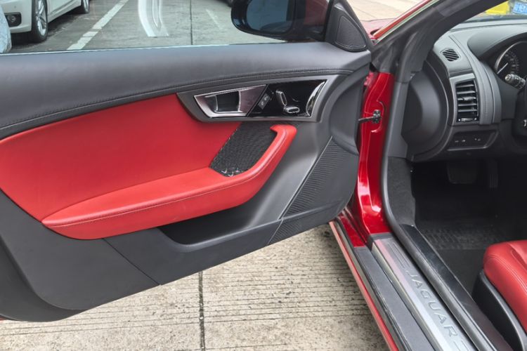 Used Jaguar F-TYPE 2016 3.0 SC Hardtop Version
