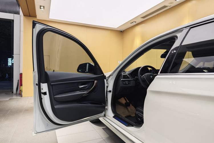 Used BMW 3 Series 2015 320Li Luxury Design Package Premium Edition