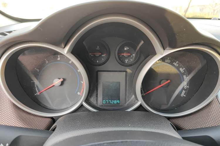 Used Chevrolet Cruze 2013 Hatchback 1.6L Automatic Luxury Model
