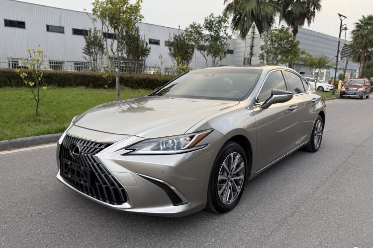 Used Lexus ES 2022 200 Excellence Edition
