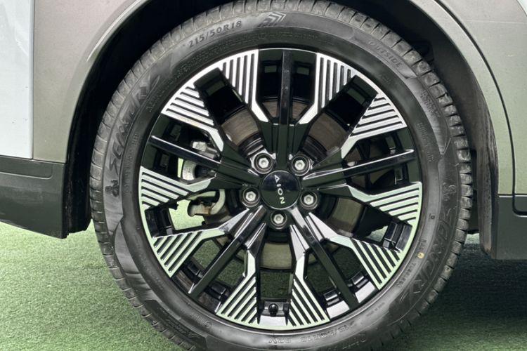 Used AION Y 2022 70 Tech Edition Lithium Iron Phosphate
