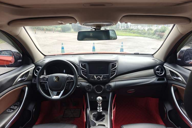 Used BYD Song 2017 Gaishi Upgrade Edition 1.5TI Manual Elite Model
