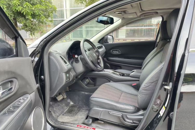 Used Honda Vezel 2015 1.8L CVT 2WD Luxury Model
