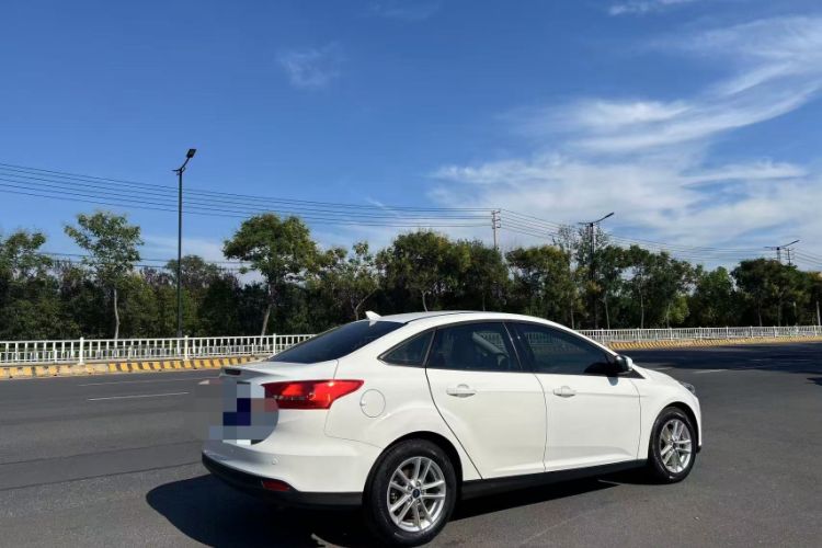 Used Ford Focus 2018 Sedan Classic 1.6L Automatic Trendy SmartDrive Edition
