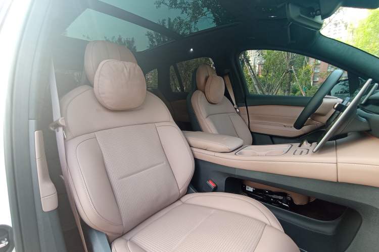 Used Nio ES6 2024 75 kWh
