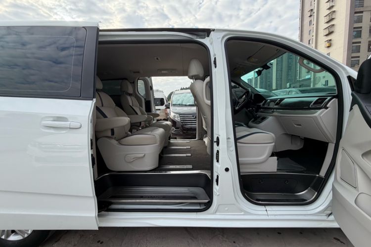 Used SAIC MAXUS G10 2021 2.0T Manual Elite Edition Diesel 7-Seater