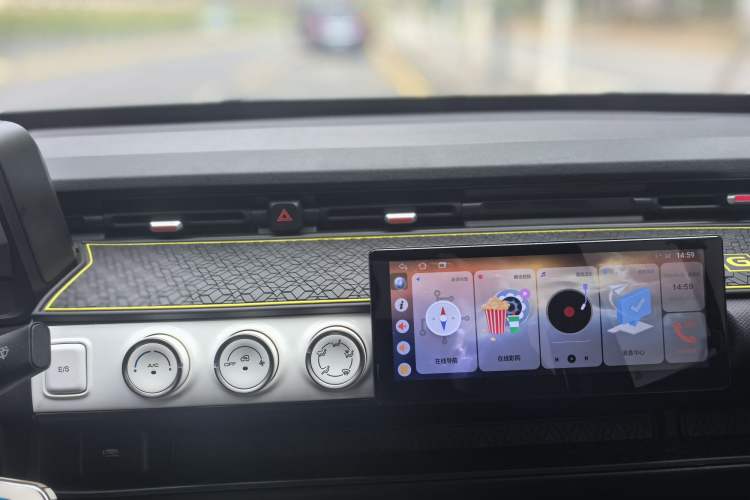 Used Wuling Hongguang MINIEV 2022 GAMEBOY 300km Enthusiast Model with Lithium Iron Phosphate
