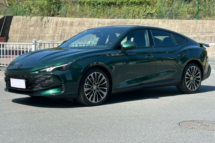 Used MG 7 2023 2.0T Automatic Hunter Luxury Edition
