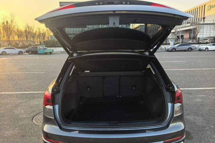 Used Audi Q3 2021 35 TFSI Fashion Dynamic Model
