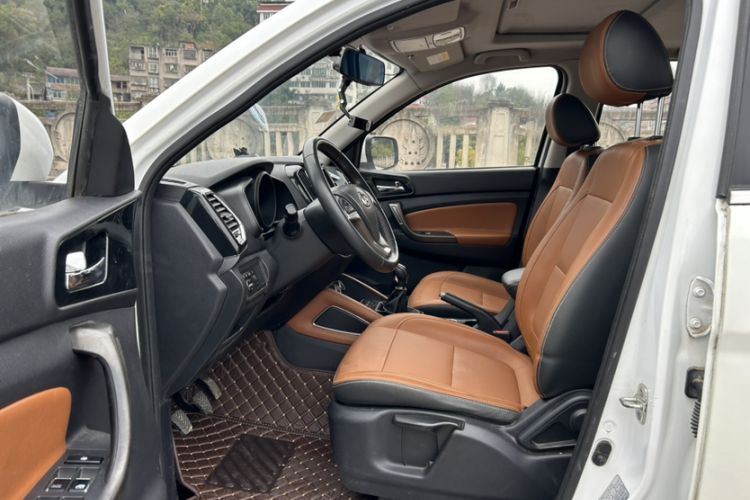 Used Oshan CX70 2017 Facelifted CX70T 1.5T Manual High-Performance Edition
