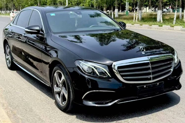 Used Mercedes-Benz E-Class 2019 E 300 L Sporty and Stylish Model
