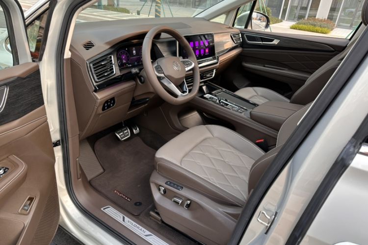 Used Volkswagen Viloran 2024 380TSI Premium Edition
