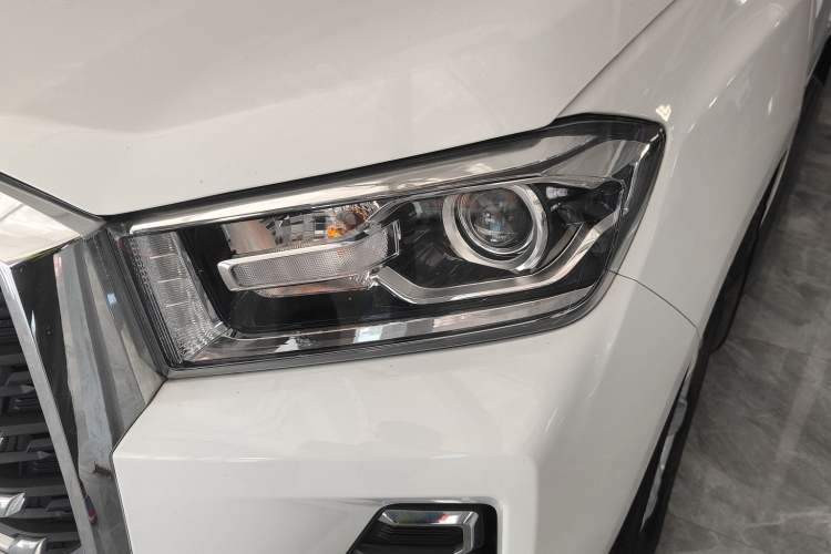 Used SAIC MAXUS Xingji 2023 Starry L 2.0T Diesel Automatic 2WD Elite Edition Long Bed
