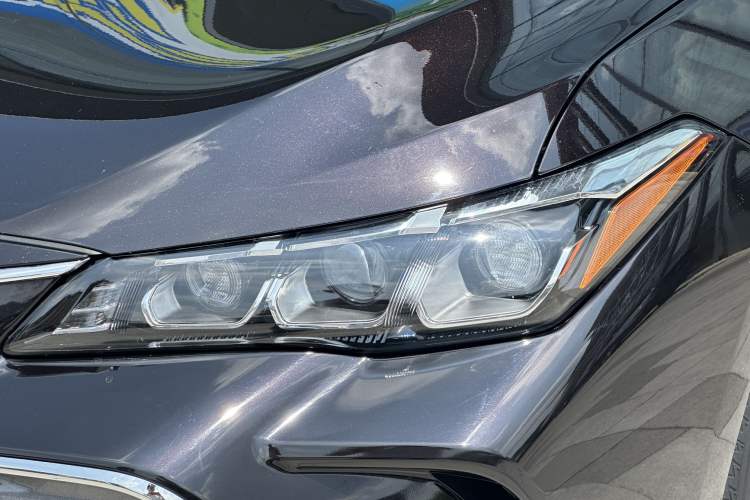 Used Toyota Avalon 2019 Dual-Engine 2.5L Luxury Edition China VI Standard
