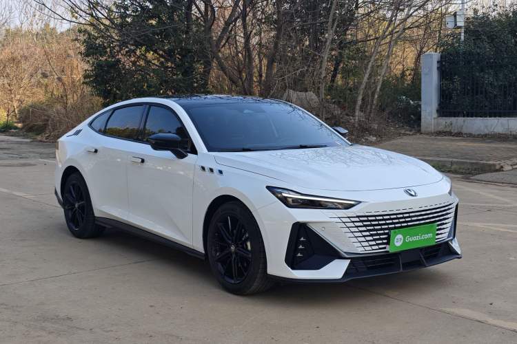 Used Changan UNI-V 2023 1.5T Prestige Model
